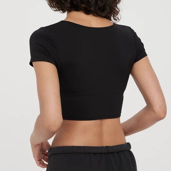 Offline by Aerie Black Real Me V-Neck Cropped Built In Bra T-Shirt - Picture 2 of 6